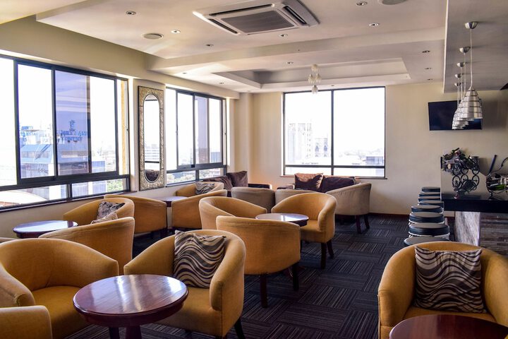 Lounge 57 of 71