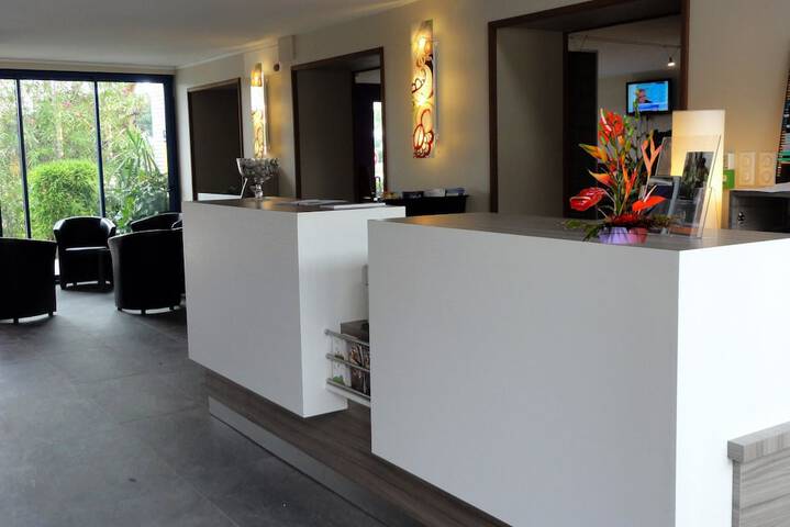 Guest Lobby