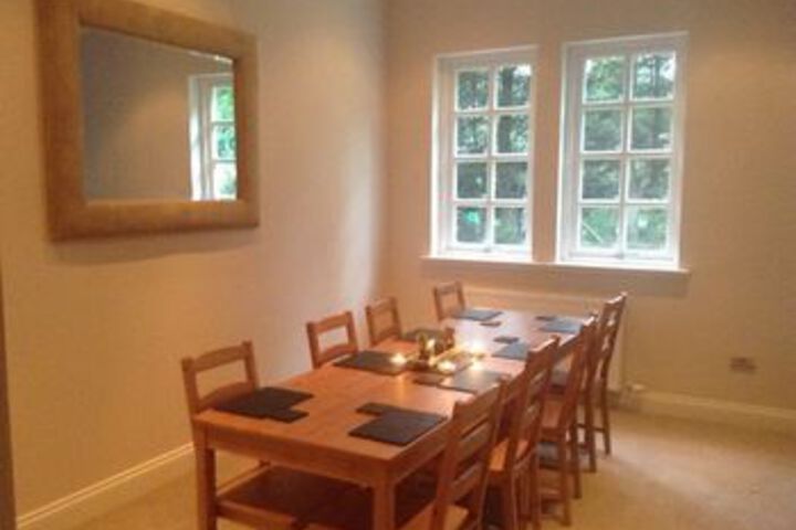 Dining 8 of 15