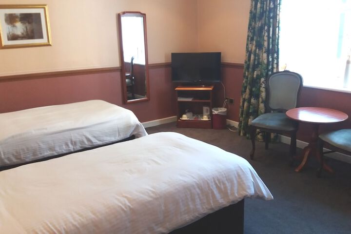Room 18 of 144