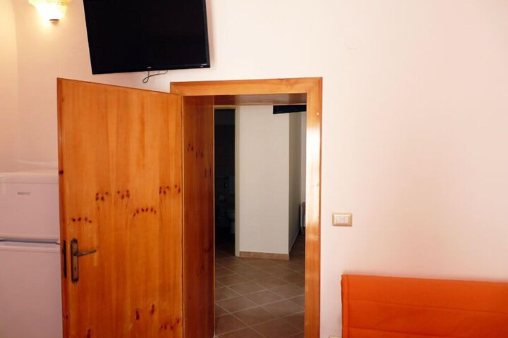 Room 5 of 35