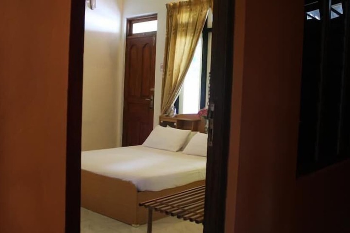 Room 4 of 19