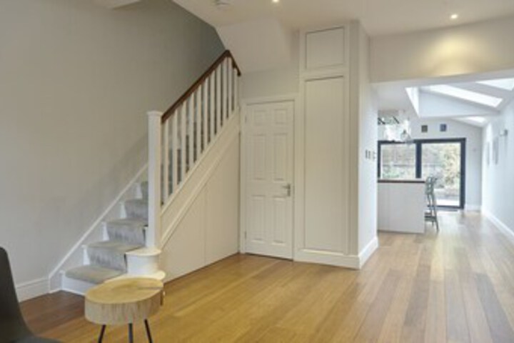 Room 7 of 18
