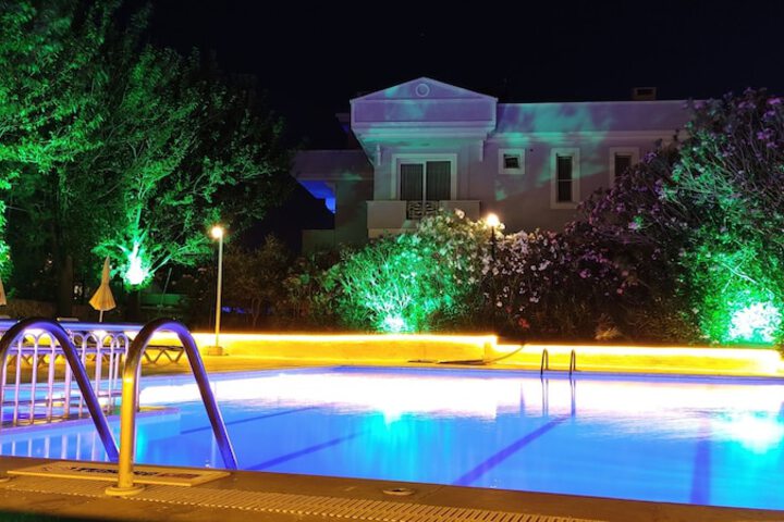 Pool Hotel
