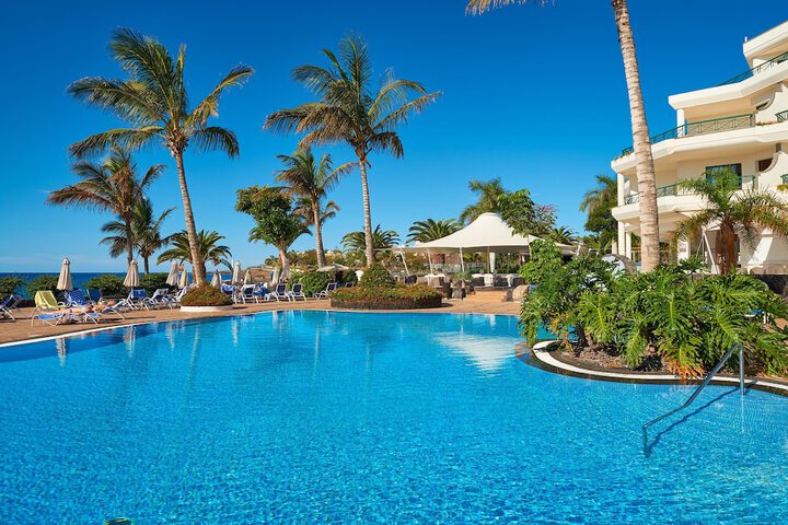 Pools & Facilities