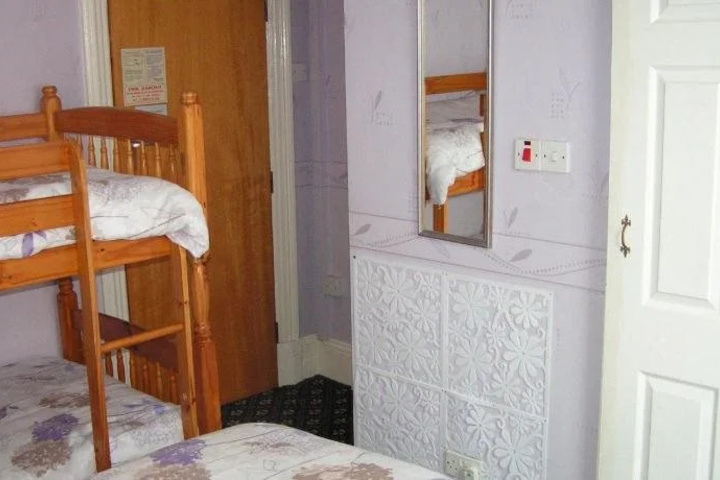 Room 11 of 14
