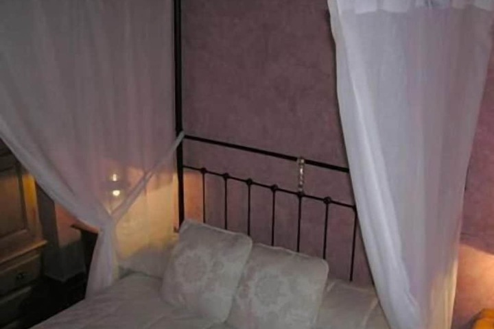 Room 18 of 50