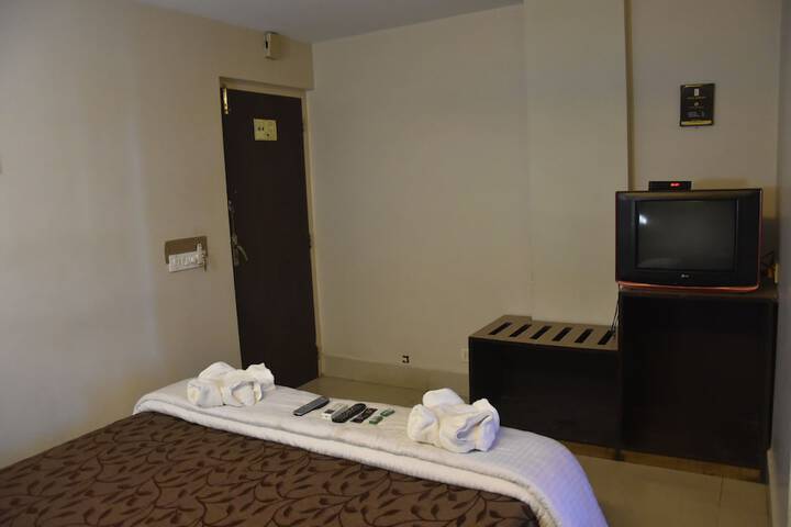 Room 43 of 169