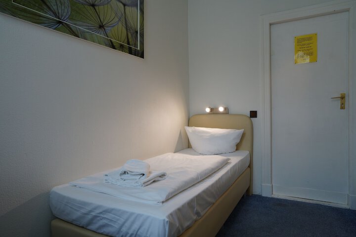 Room 42 of 82