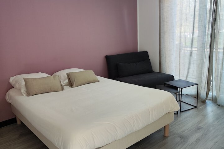 Room 9 of 23