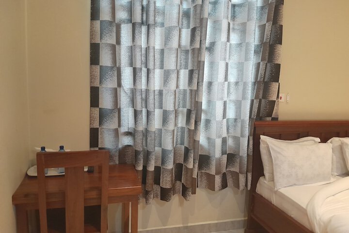 Room 5 of 65
