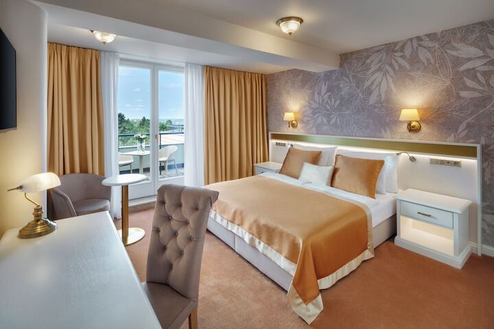 Room 34 of 124