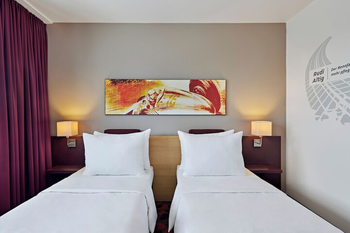 Room 14 of 38