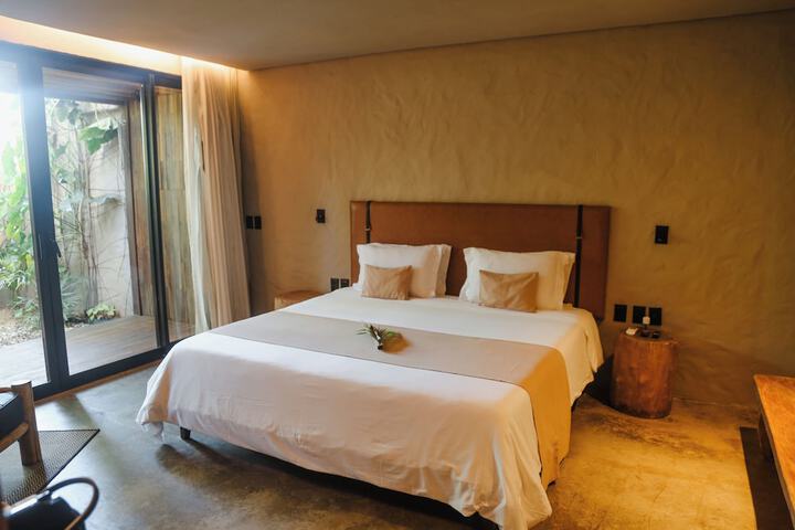 Room 6 of 110