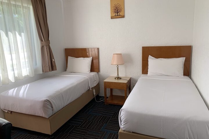 Room 16 of 44