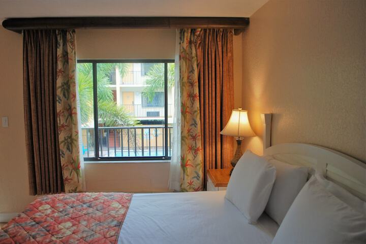Room 2 of 32