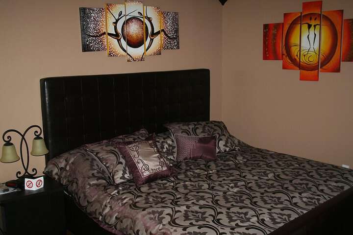 Room 6 of 80