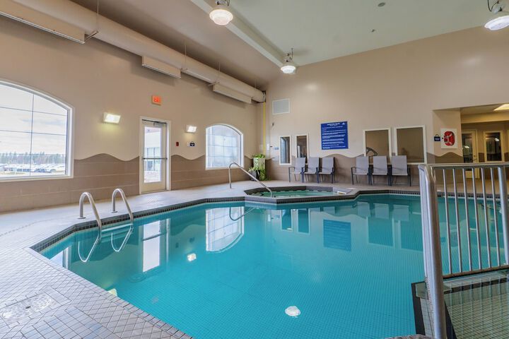 Pool 32 of 39