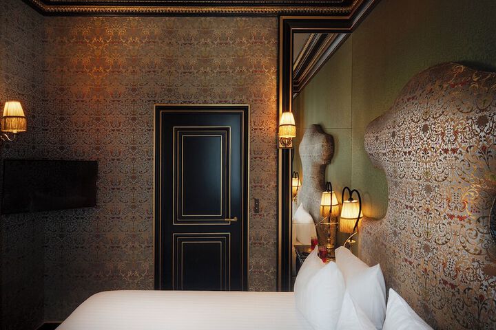Room 51 of 113