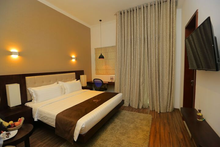 Room 10 of 15