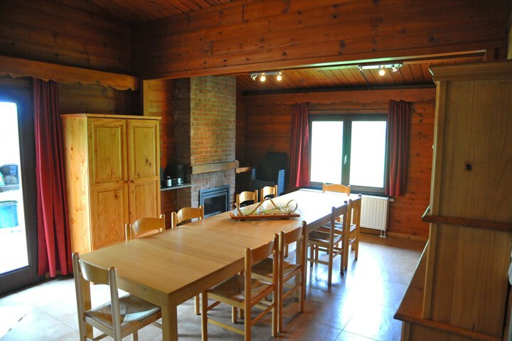 Room 9 of 23