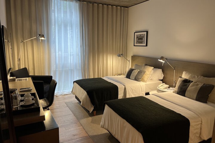 Room 45 of 136
