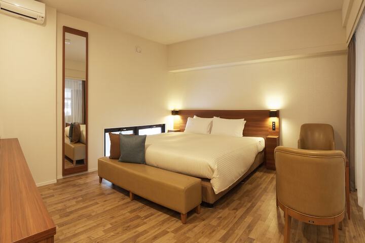 Room 10 of 96