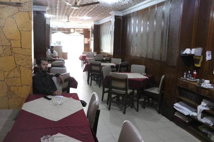 Dining 28 of 46
