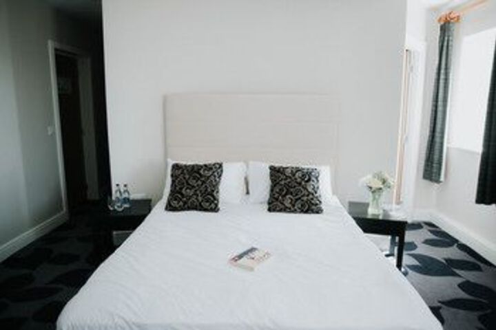 Room 5 of 23