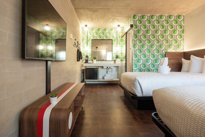 Room 21 of 76