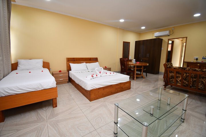Room 17 of 48