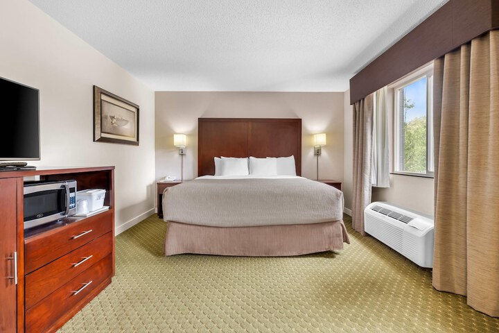 Room 32 of 53