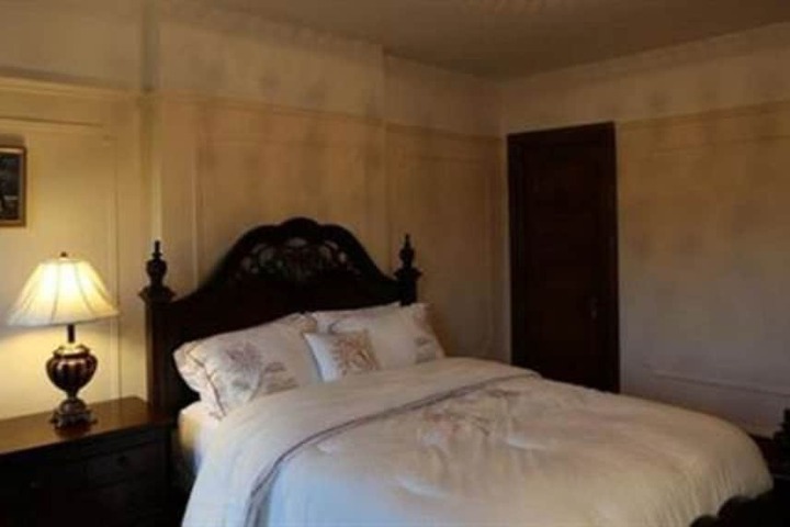 Room 4 of 39