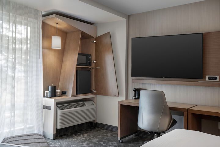 Room 11 of 41
