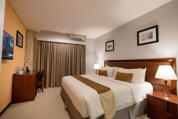 Room 7 of 48