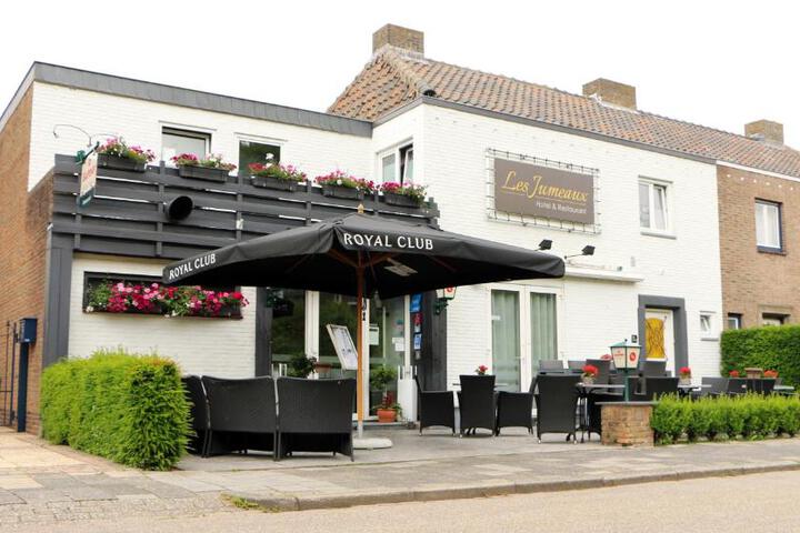Hotel Restaurant Les Jumeaux