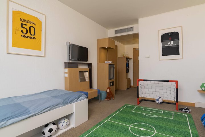 Room 13 of 68