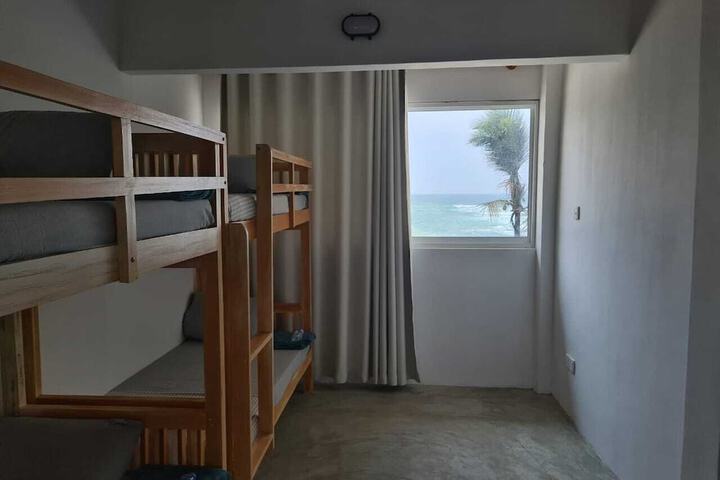 Room 10 of 22
