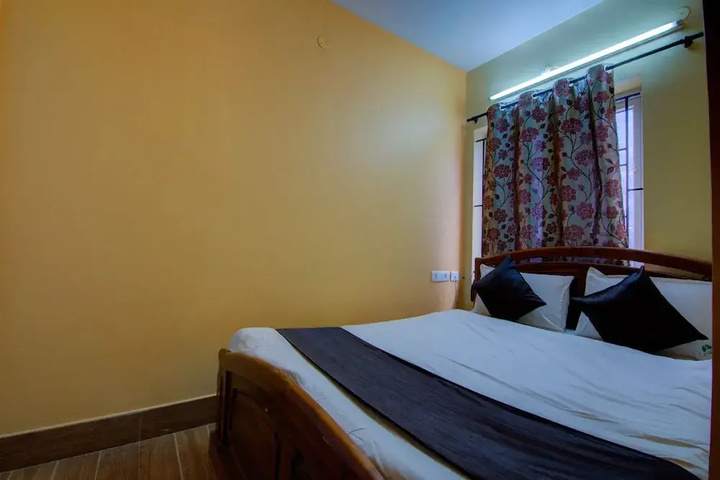 Room 3 of 10
