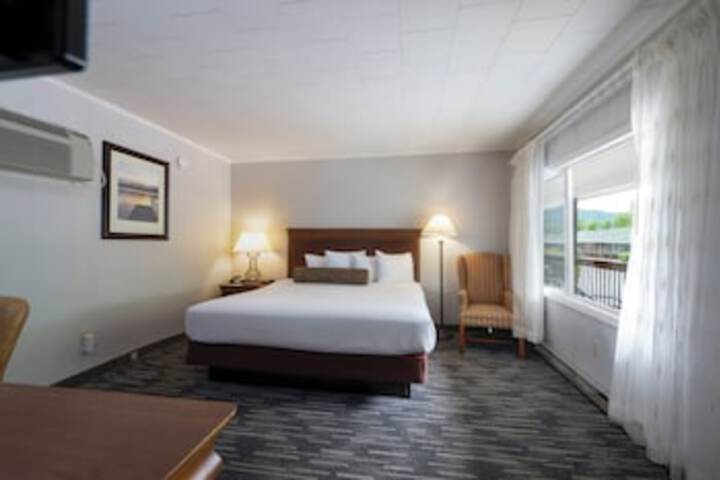 Room 205 of 549