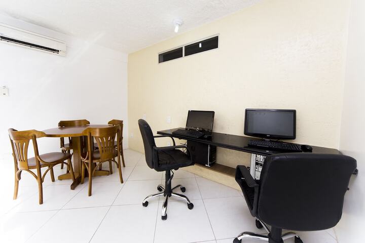 Business Center 31 of 35