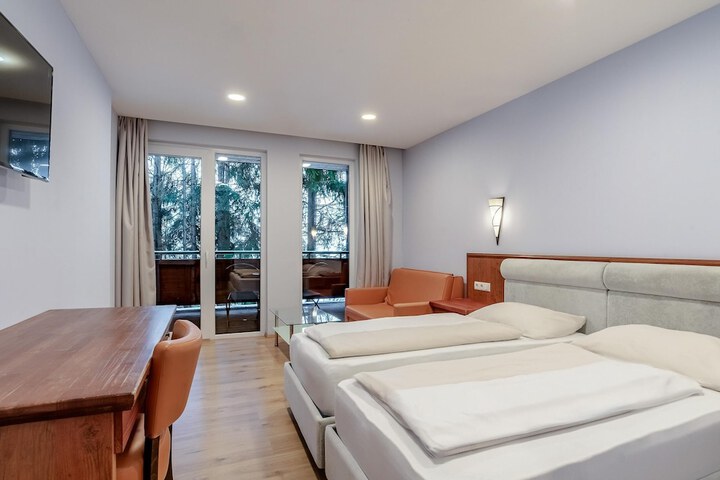 Room 48 of 184