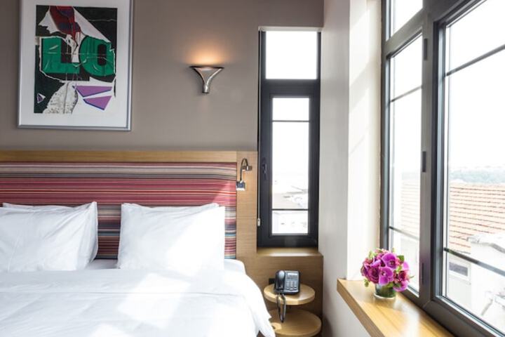 Room 50 of 97