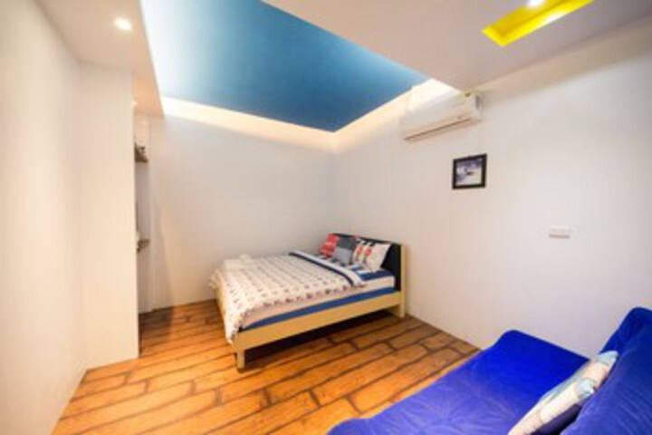 Room 21 of 29