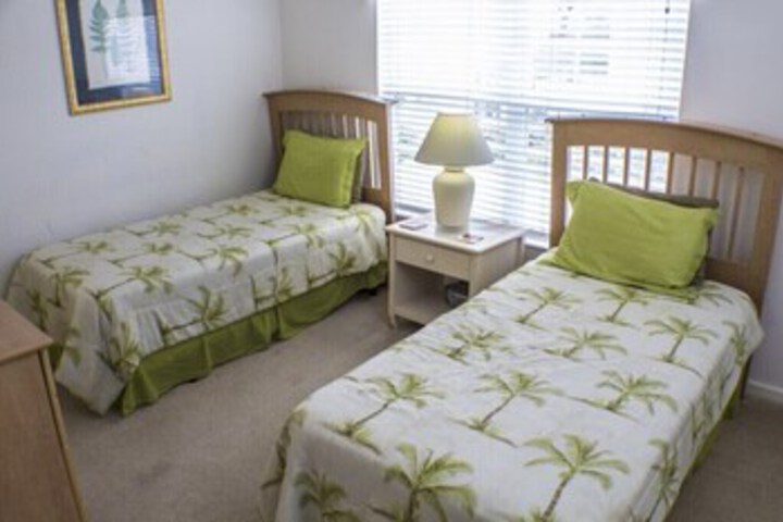 Room 11 of 12