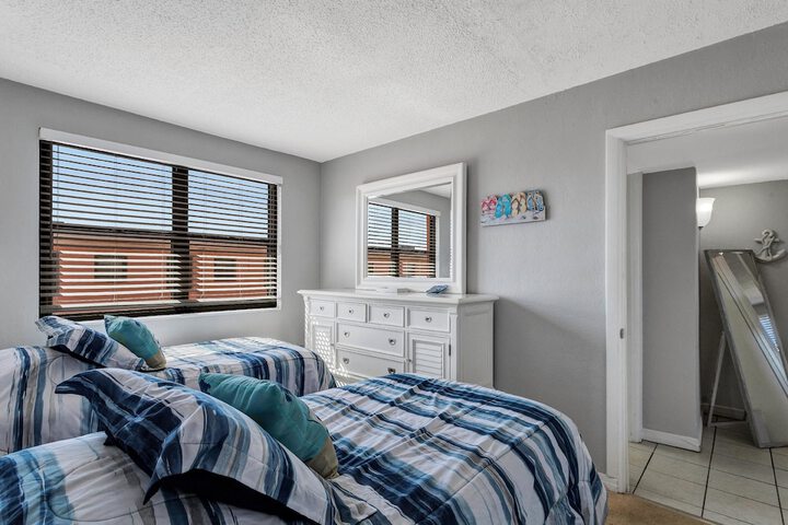 Room 71 of 325