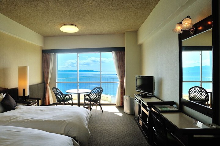 Room 14 of 83