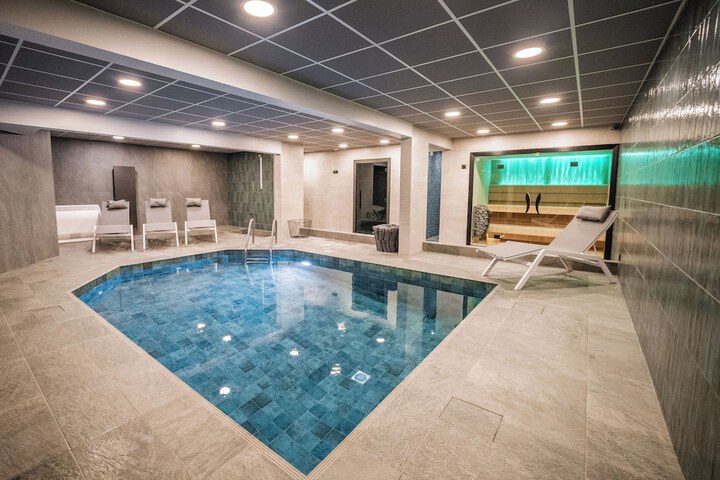Pool 87 of 149