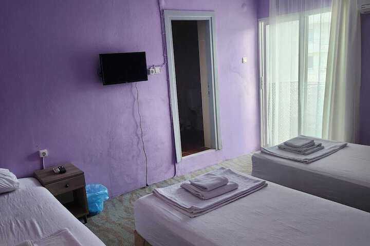 Room 15 of 28