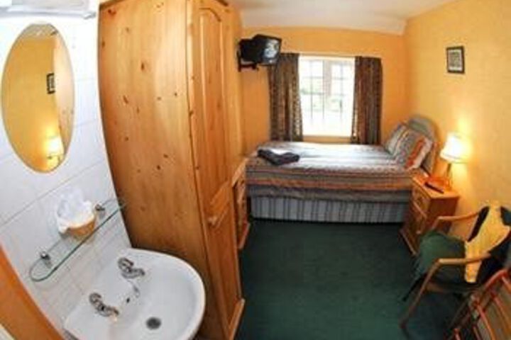 Room 4 of 14